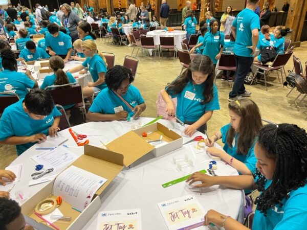 How Kia Georgia’s Ted Arnold Gives Back Through Volunteering